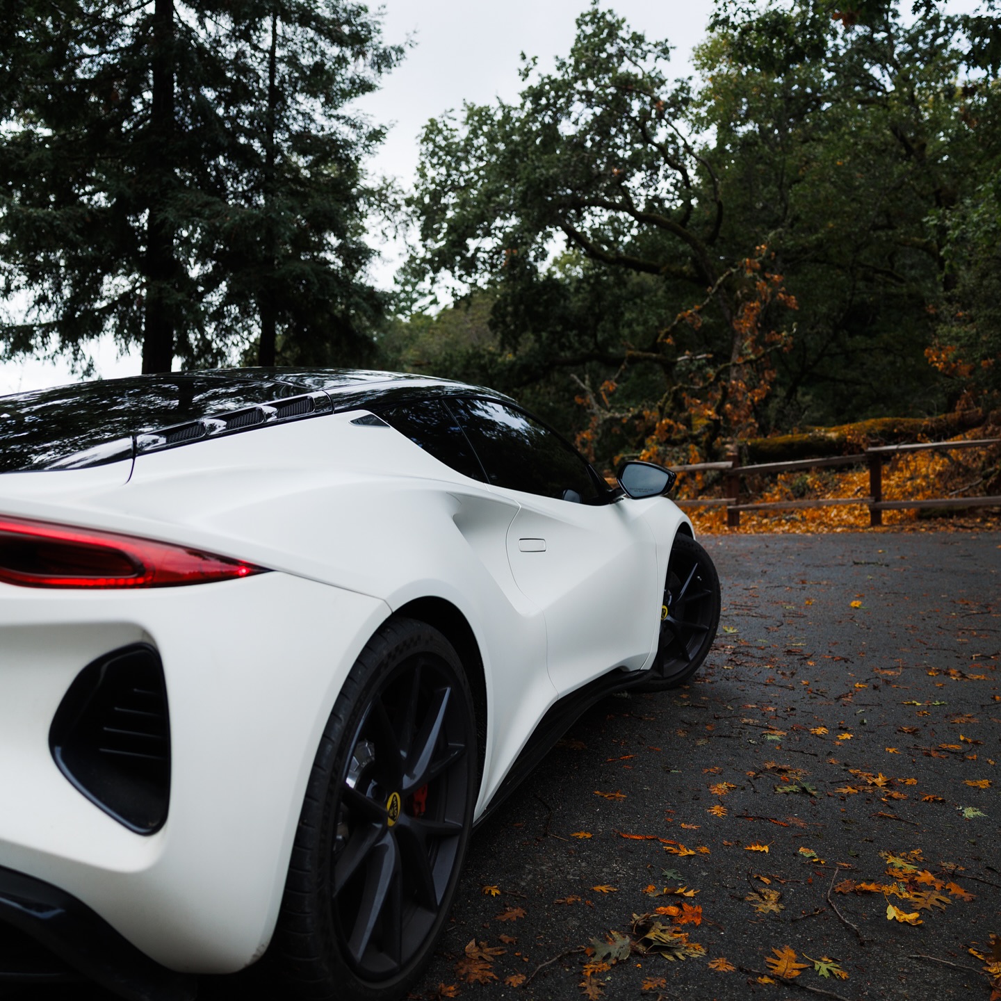 Lotus Emira V6 photo 2